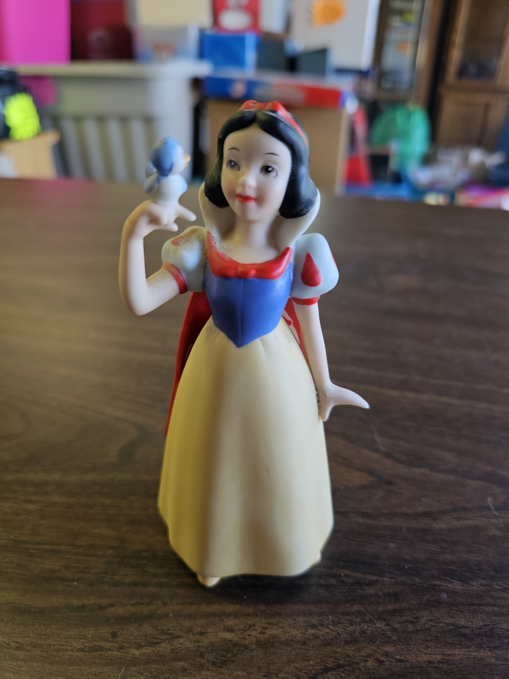 Classic Princess Figurine Toy - Yellow, Red & Blue Snow White ❤️💙